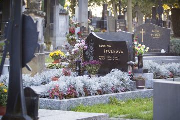 Kamenictví Severa - pomníky a náhrobní kameny